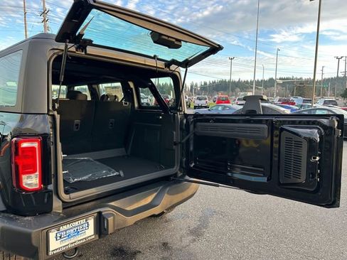 New 2025 Ford Bronco 4-Door image 26