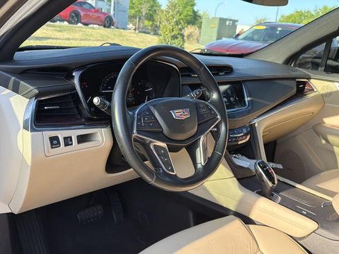 Used 2019 Cadillac XT5 Luxury FWD image 10