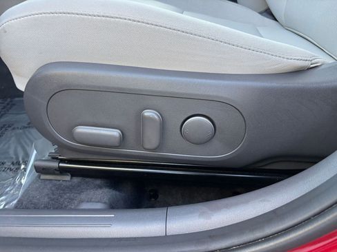 Used 2025 Hyundai Kona SEL image 23