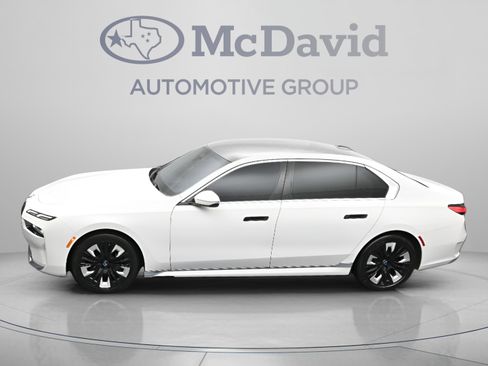 Used 2023 BMW i7 xDrive60 AWD/4WD image 38