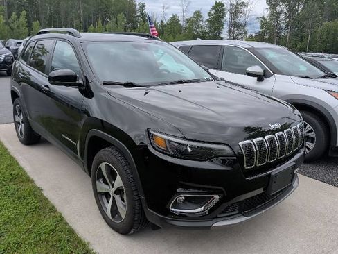 Used 2022 Jeep Cherokee Limited w/ Mopar Interior Package AWD/4WD image 3