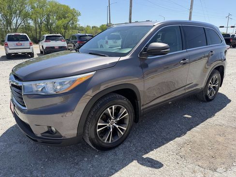 Used 2016 Toyota Highlander XLE AWD/4WD image 7