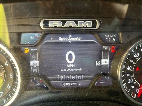 Used 2019 RAM 1500 Laramie AWD/4WD image 9