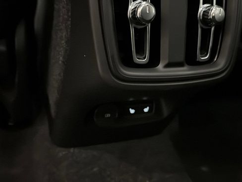 Used 2026 Volvo XC40 B5 Ultra w/ Protection Package Premier image 28