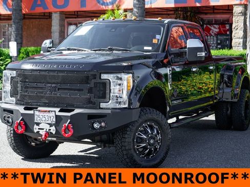 Used 2017 Ford F350 Lariat w/ Lariat Ultimate Package AWD/4WD image 4