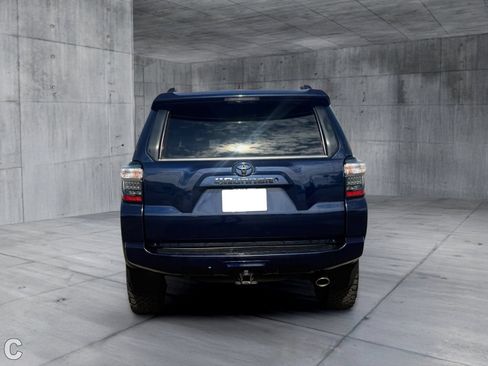 Used 2019 Toyota 4Runner SR5 AWD/4WD image 5