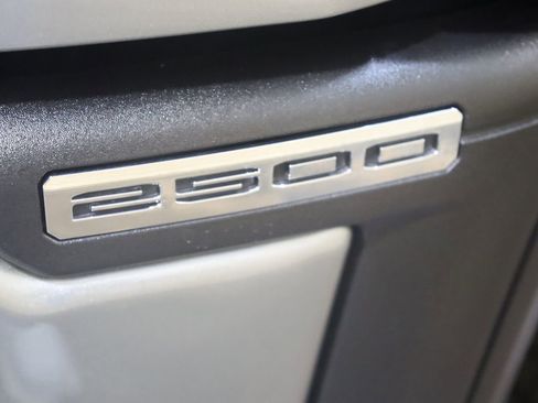 Used 2025 GMC Sierra 2500 AT4 image 19