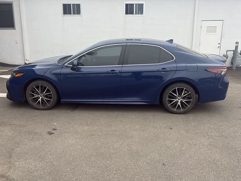 Used 2024 Toyota Camry SE FWD image 6