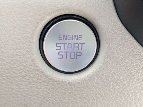Used 2025 Kia Carnival SX FWD image 33