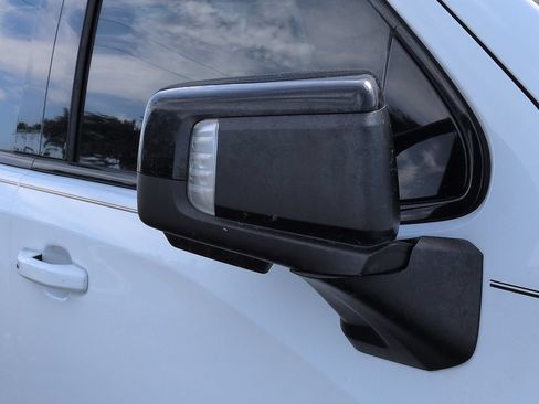Used 2022 GMC Sierra 1500 AT4 w/ AT4 Premium Package AWD/4WD image 11
