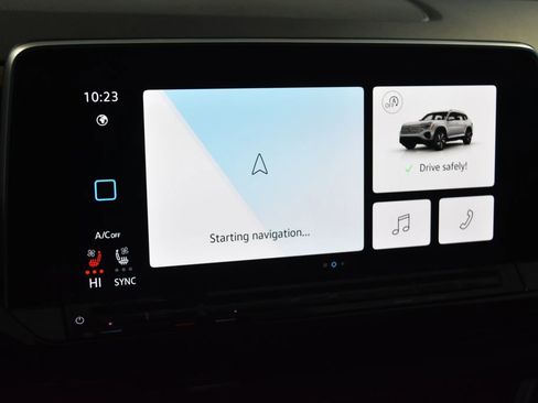 Certified 2025 Volkswagen Atlas SE image 10