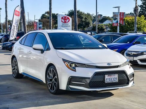 Used 2022 Toyota Corolla SE image 3