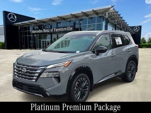 Used 2024 Nissan Rogue Platinum w/ Platinum Premium Package FWD image 1
