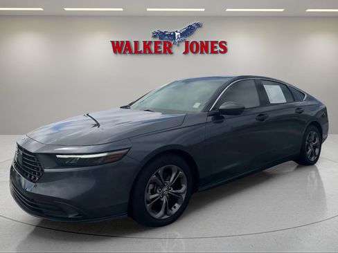 Used 2024 Honda Accord EX image 3