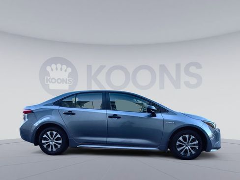 Used 2021 Toyota Corolla LE image 4