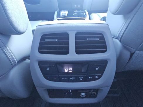 Certified 2021 Honda Pilot Touring image 20