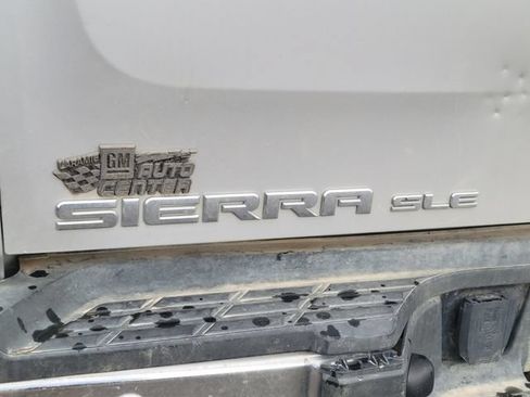Used 2011 GMC Sierra 2500 SLE w/ SLE Preferred Package AWD/4WD image 15