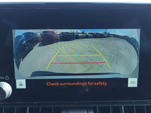 Used 2025 Toyota RAV4 XLE AWD/4WD image 32