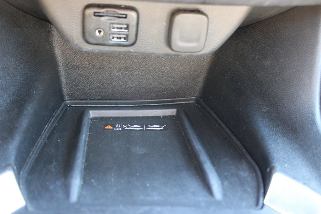 Used 2023 Chevrolet Traverse Premier FWD image 54