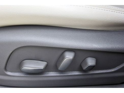 Used 2022 Cadillac XT6 Premium Luxury w/ Technology Package image 28