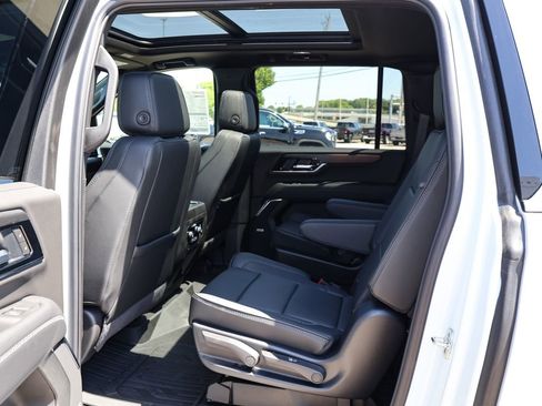 New 2026 GMC Yukon XL Denali w/ Sun & Power Step Package AWD/4WD image 13