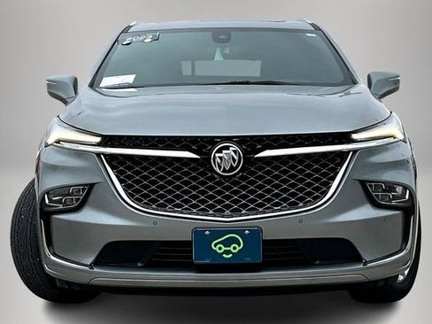 Used 2023 Buick Enclave Avenir w/ Avenir Technology Package AWD/4WD image 2