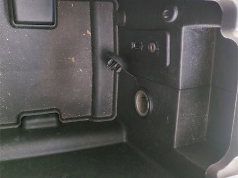 Used 2010 Ford Fusion SEL image 22