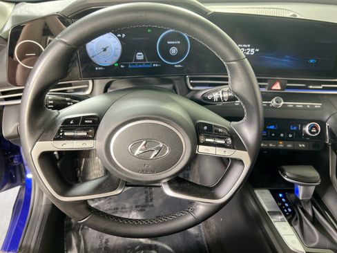 Used 2021 Hyundai Elantra Limited FWD image 11
