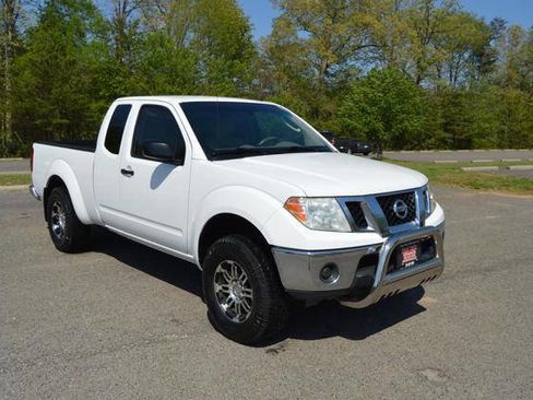 Used 2010 Nissan Frontier SE image 47