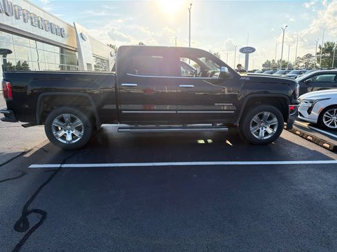 Used 2018 GMC Sierra 1500 SLT AWD/4WD image 2