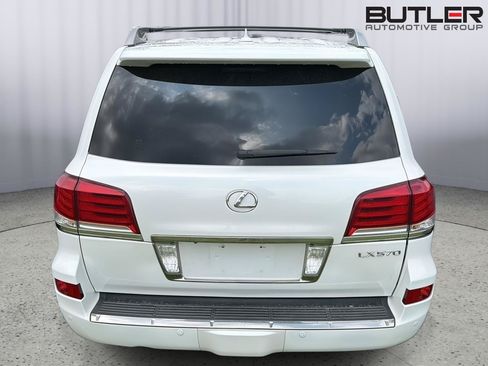 Used 2013 Lexus LX 570 4WD w/ Luxury Pkg image 9