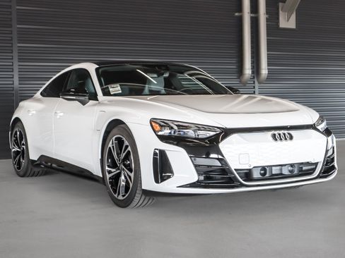 Used 2023 Audi e-tron GT Premium Plus image 6