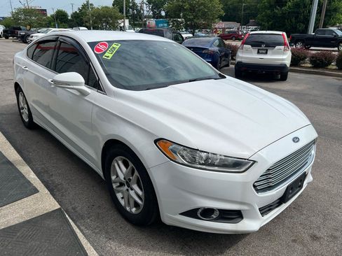 Used 2016 Ford Fusion SE w/ Equipment Group 202A FWD image 9