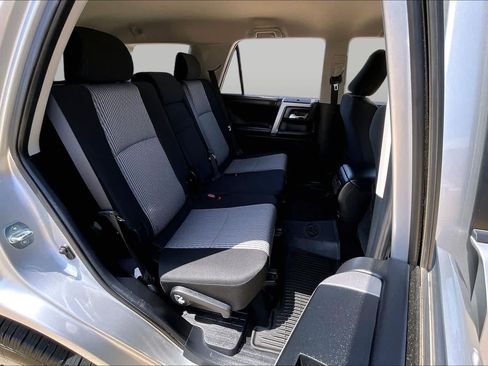Used 2019 Toyota 4Runner SR5 AWD/4WD image 18