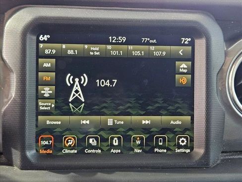 Used 2019 Jeep Wrangler Unlimited Sahara image 11