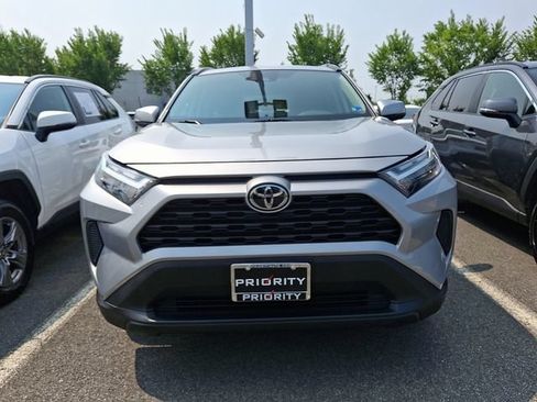 Used 2025 Toyota RAV4 XLE AWD/4WD image 2