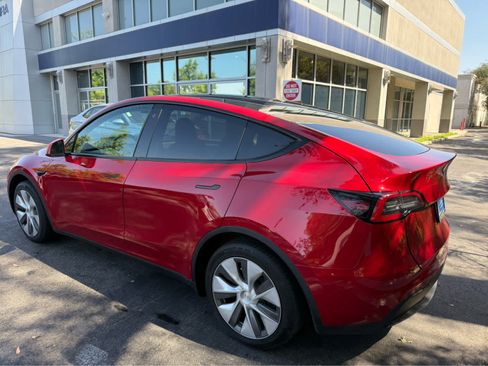 Used 2023 Tesla Model Y Long Range AWD/4WD image 5