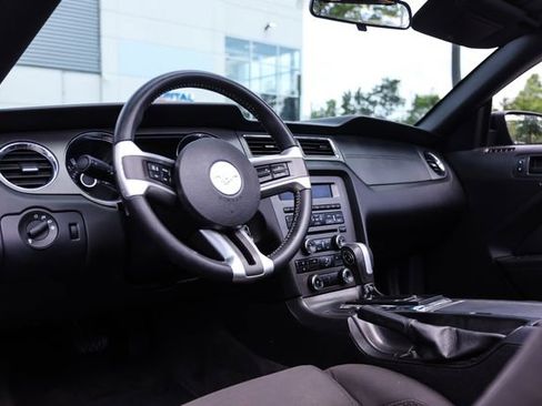 Used 2013 Ford Mustang GT RWD image 34