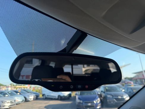 Used 2015 GMC Acadia SLE FWD image 53