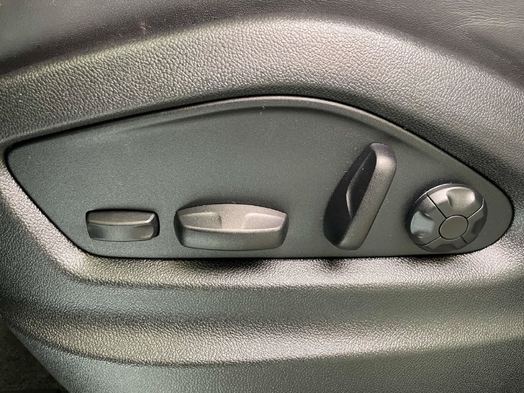 Certified 2023 Porsche Cayenne AWD/4WD image 17