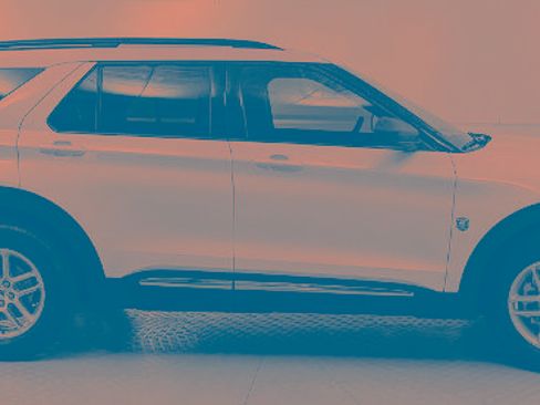 Certified 2025 Ford Explorer Active RWD image 2