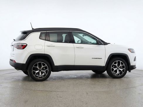 Used 2025 Jeep Compass Limited AWD/4WD image 11