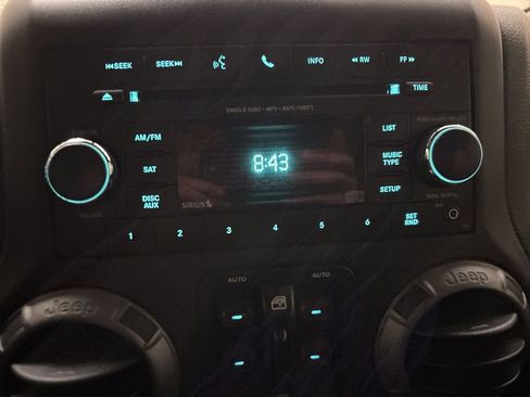 Used 2017 Jeep Wrangler Unlimited Sport w/ Quick Order Package 24S AWD/4WD image 17