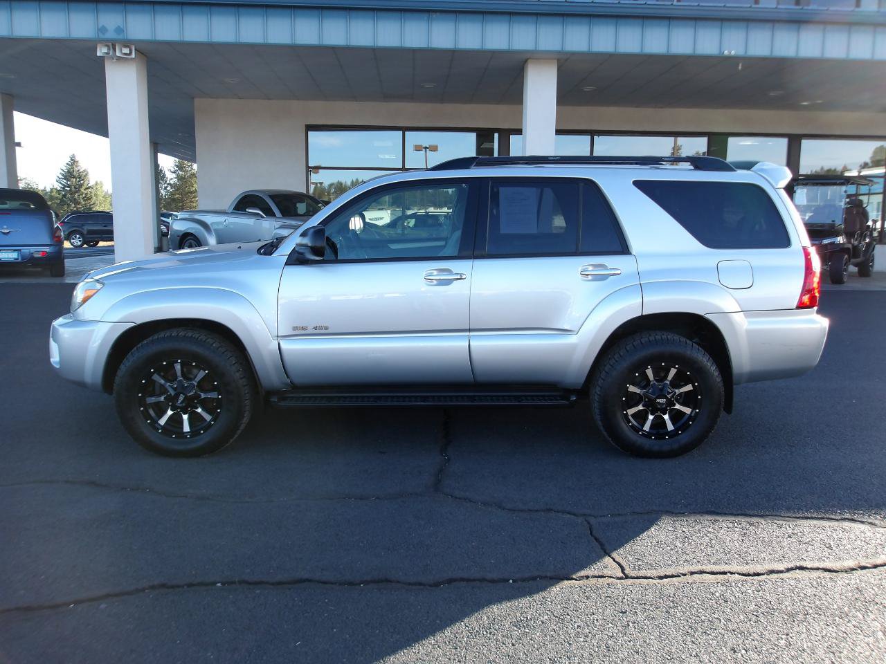 Used 2006 Toyota 4Runner SR5 AWD/4WD image 2
