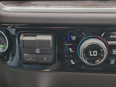 New 2025 Chevrolet Silverado 2500 LTZ w/ LTZ Convenience Package image 30