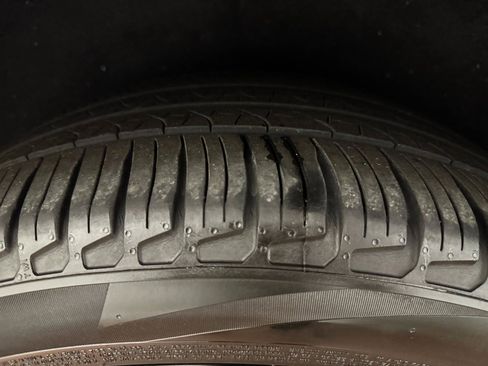 Used 2024 Land Rover Discovery Dynamic SE image 48