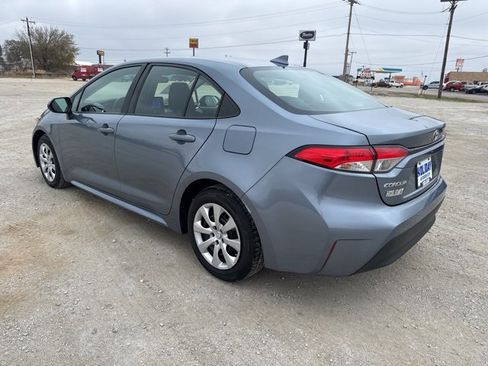 Used 2023 Toyota Corolla LE image 3
