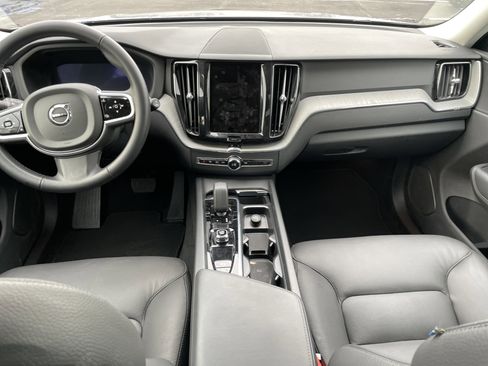 Used 2025 Volvo XC60 B5 Plus image 34