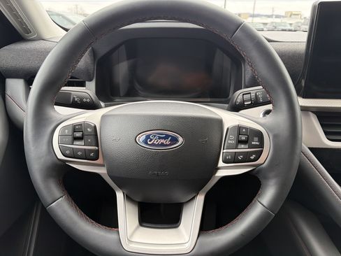 Used 2025 Ford Explorer Active w/ Active Comfort Package image 14