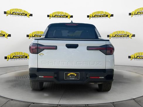 Used 2025 Hyundai Santa Cruz SE FWD image 4